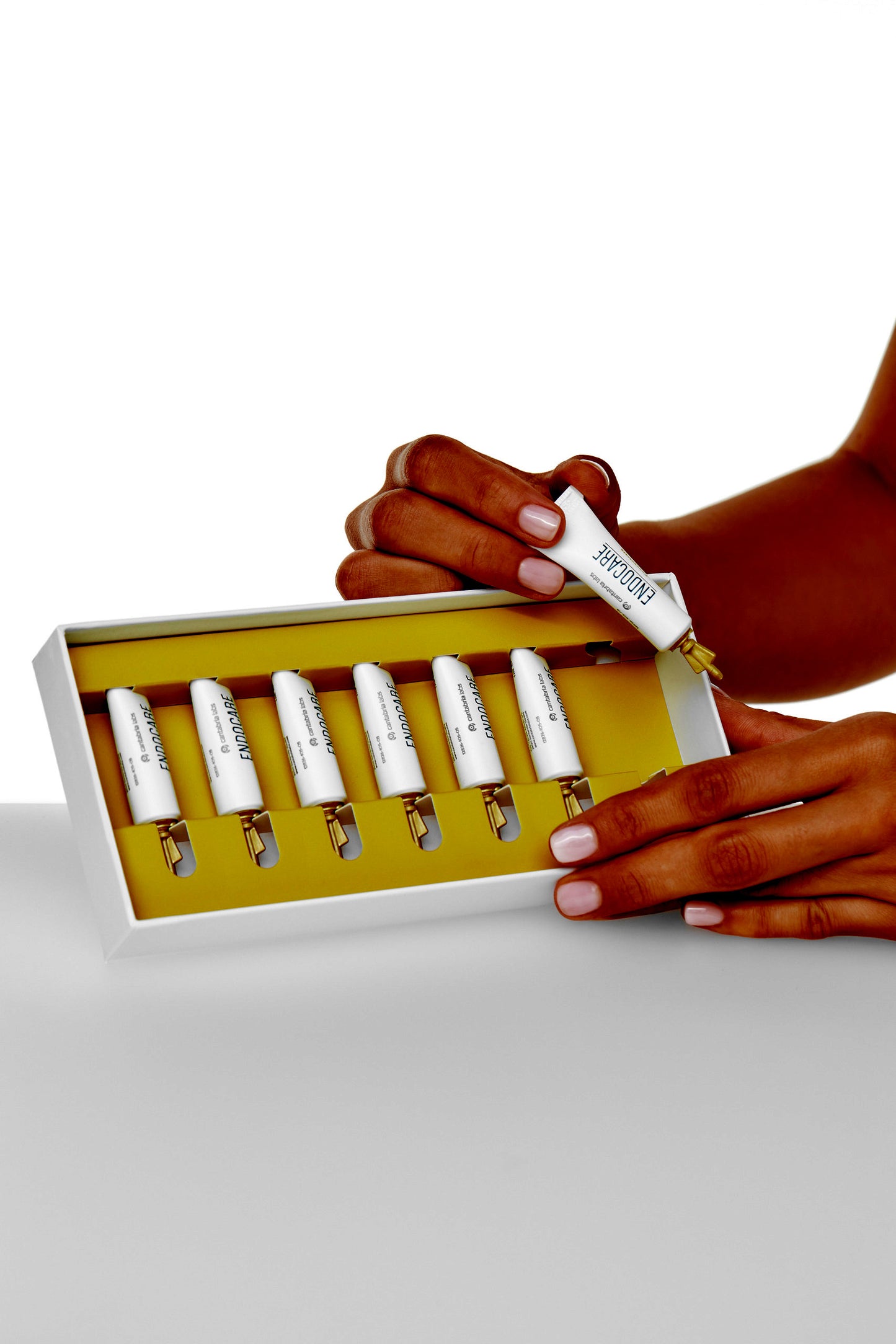 ENDOCARE ESSENTIAL 7×1 ml – koncentratas nuo raudonio, dermatito ir odos paraudimo, heyskin.lt